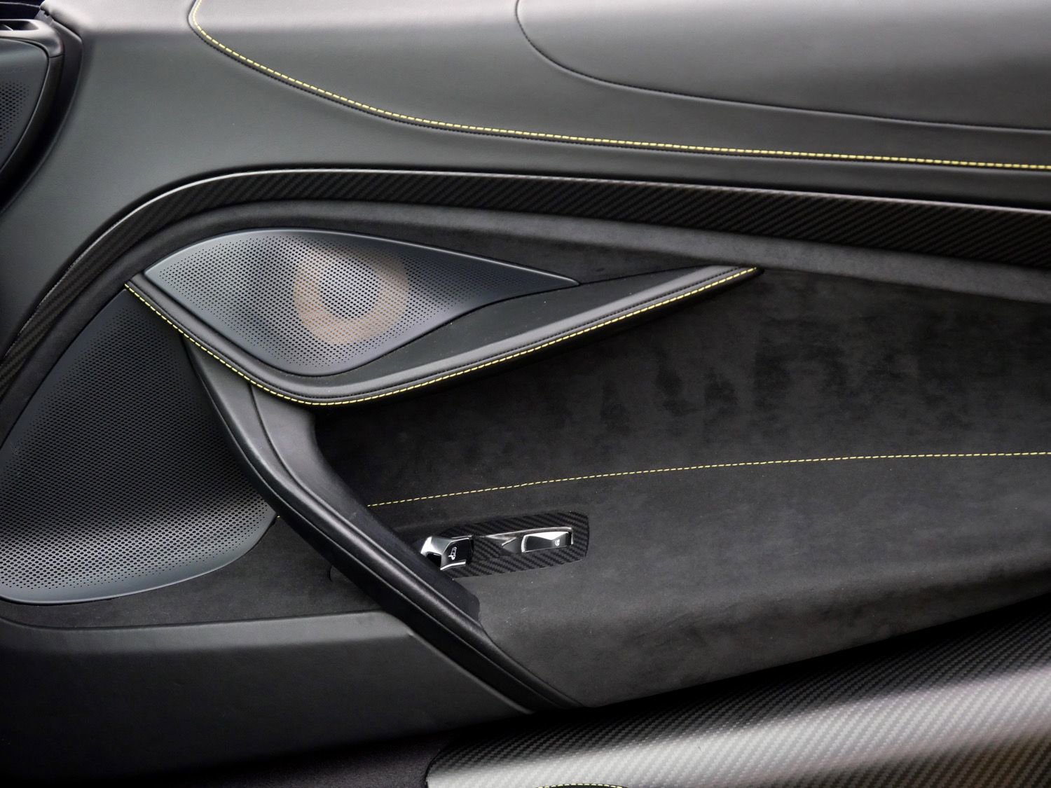 Used 2022 McLaren 720S Luxury photo 25