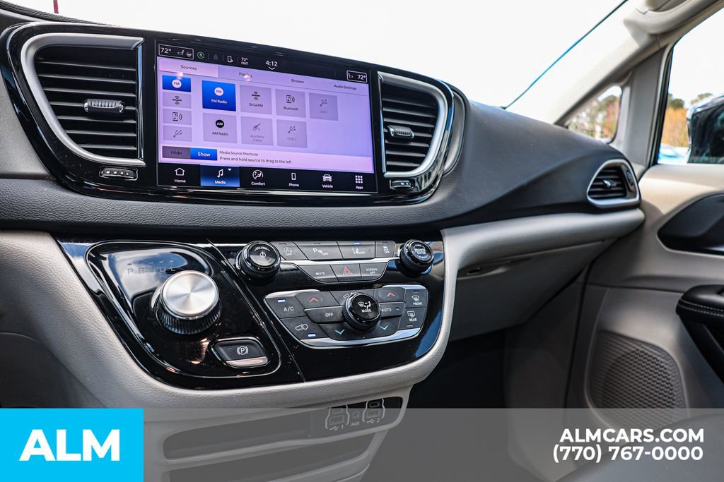 2024 Chrysler Pacifica Touring-L