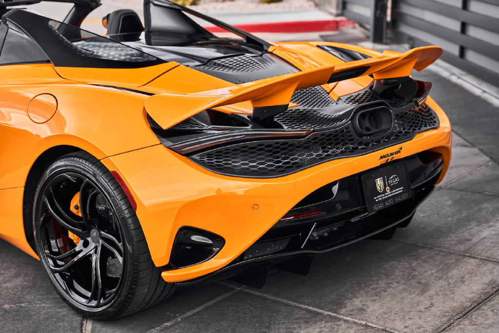 Used 2025 McLaren 750S Spider photo 12