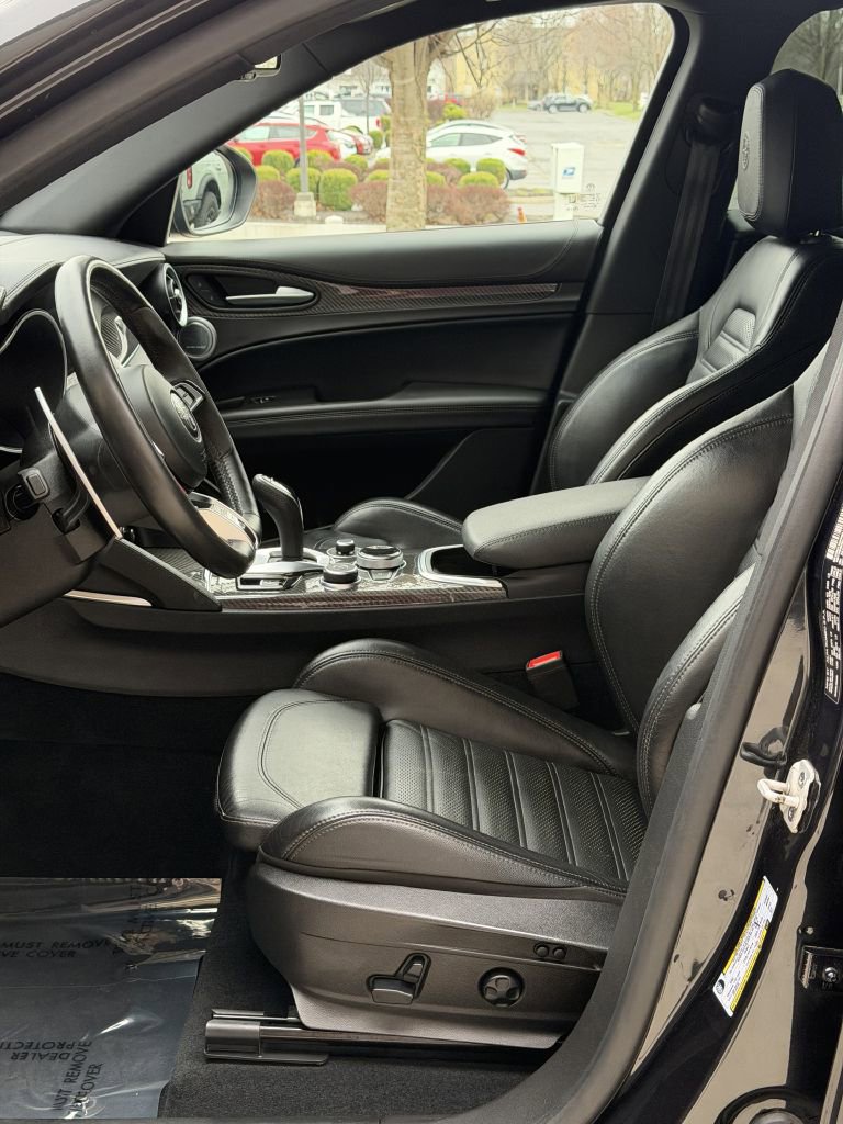 2022 Alfa Romeo Stelvio Quadrifoglio