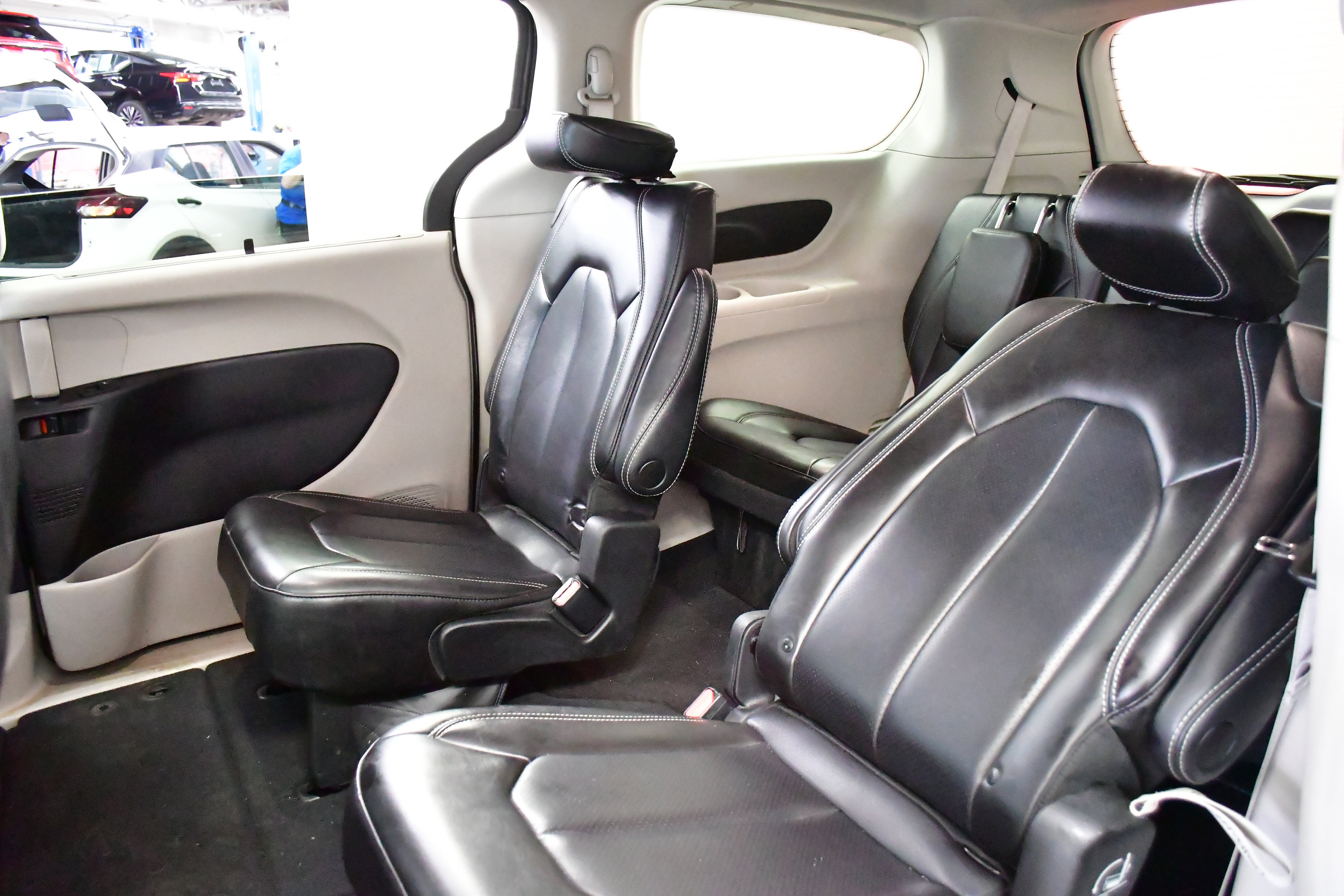 2023 Chrysler Pacifica Touring-L