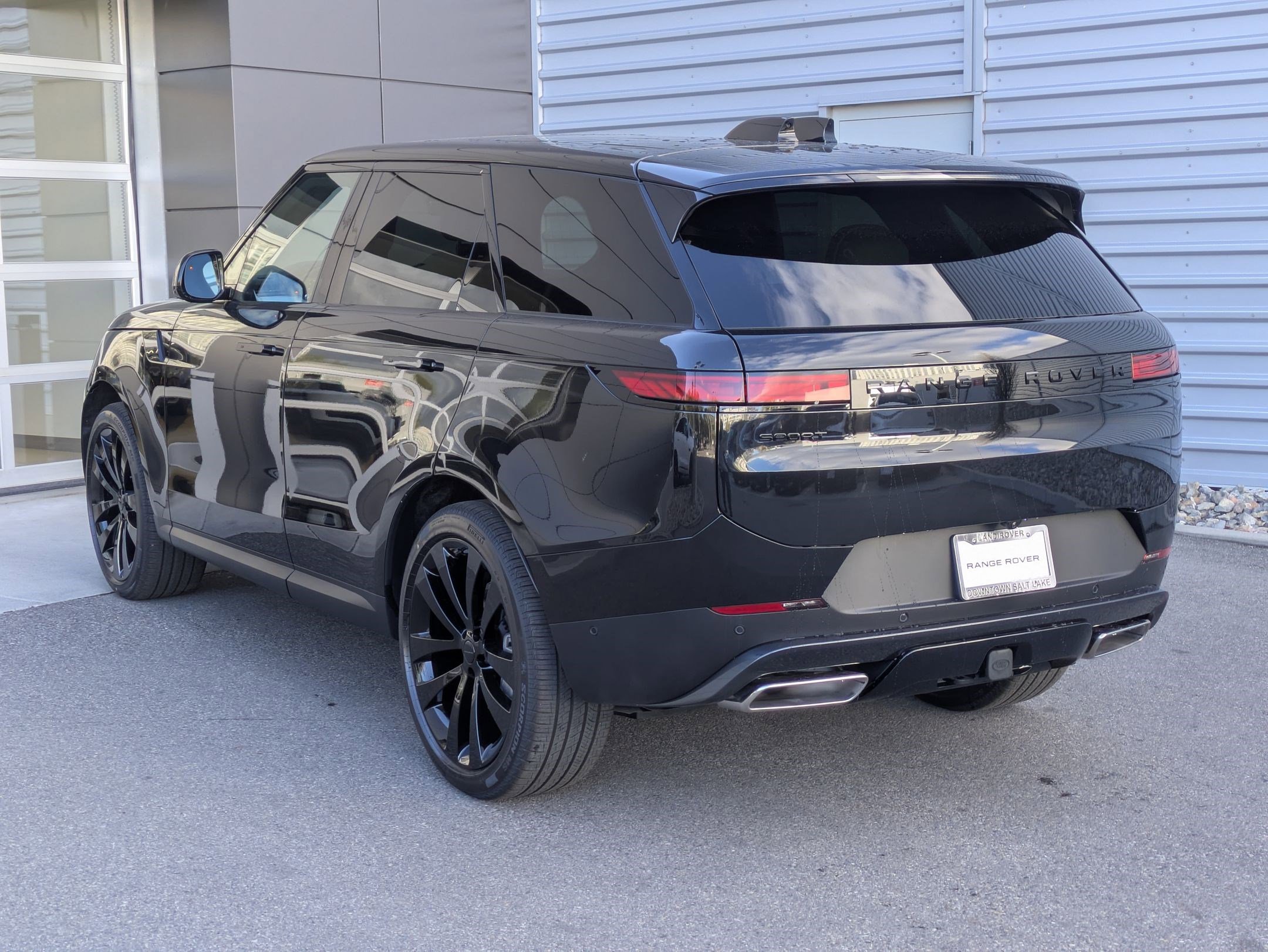 2026 Land Rover Range Rover Sport SE