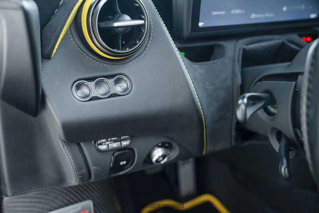 Used 2020 McLaren 720S Performance photo 41