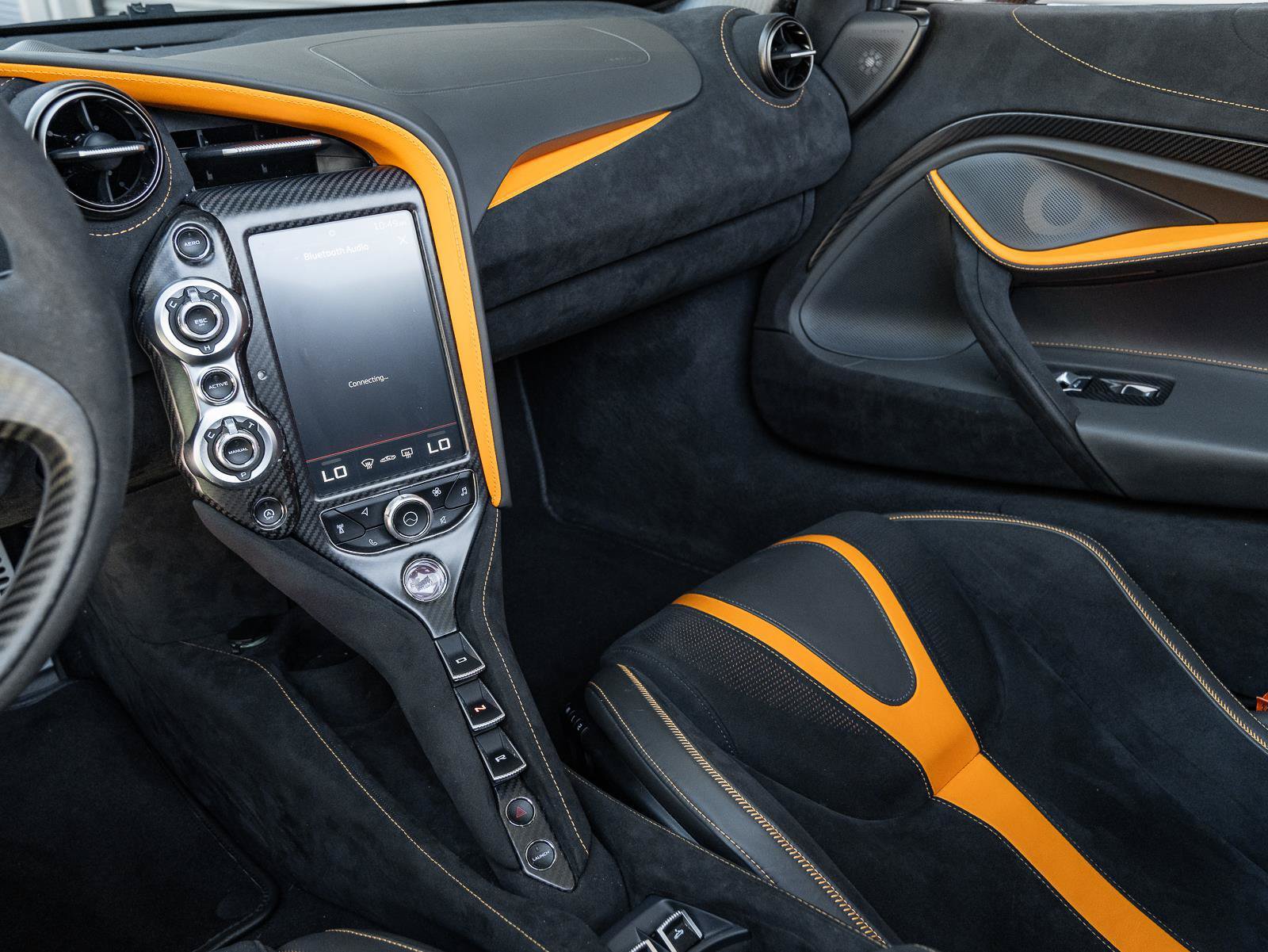 Used 2022 McLaren 720S Performance photo 18