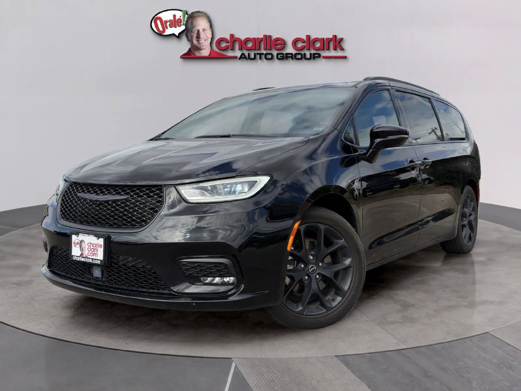 Used 2025 Chrysler Pacifica Limited