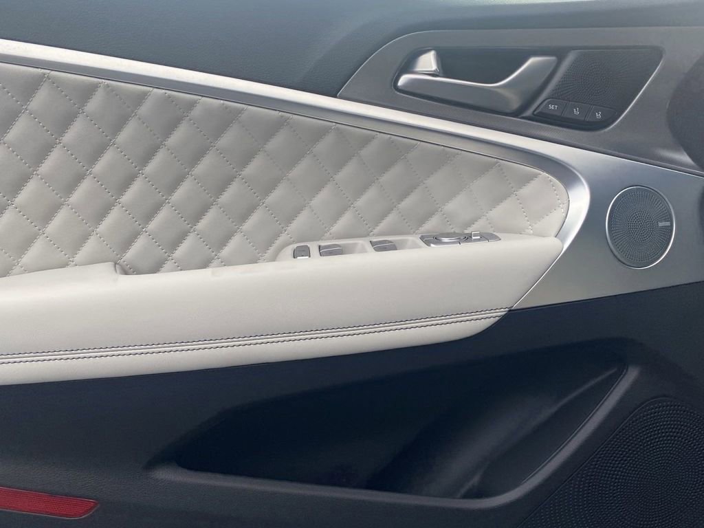 2025 Genesis G70 3.3T Advanced