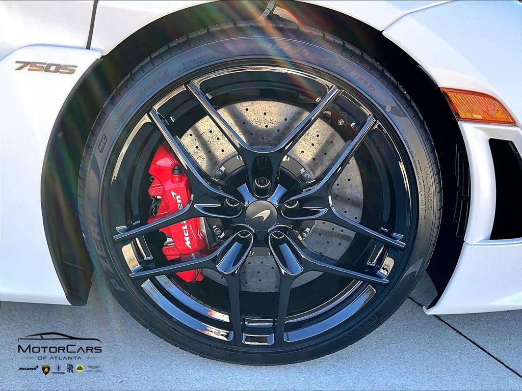 New 2026 McLaren 750S photo 16