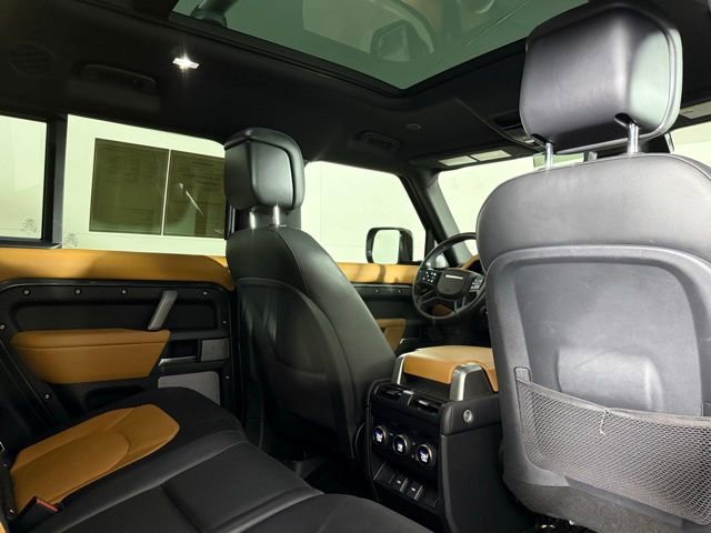 2024 Land Rover Defender 130 X-Dynamic SE