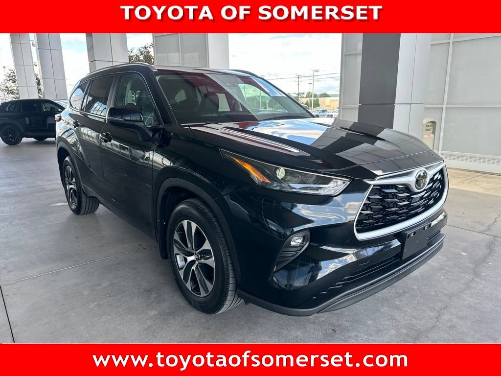 Certified 2025 Toyota Highlander XLE