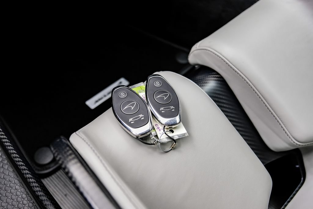 Used 2019 McLaren Senna photo 55