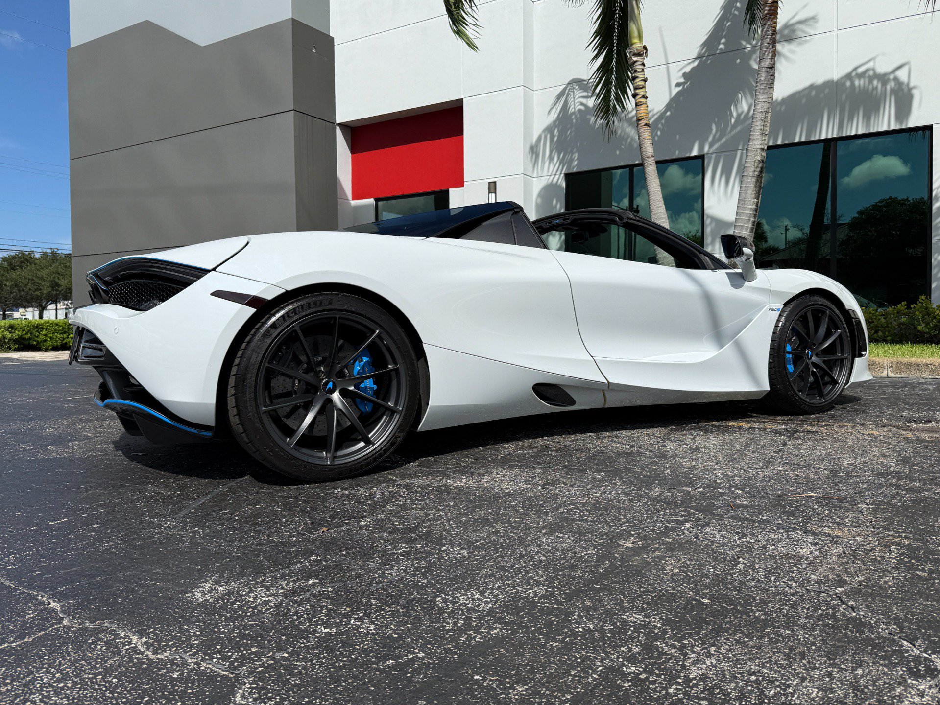 Used 2020 McLaren 720S Luxury photo 18