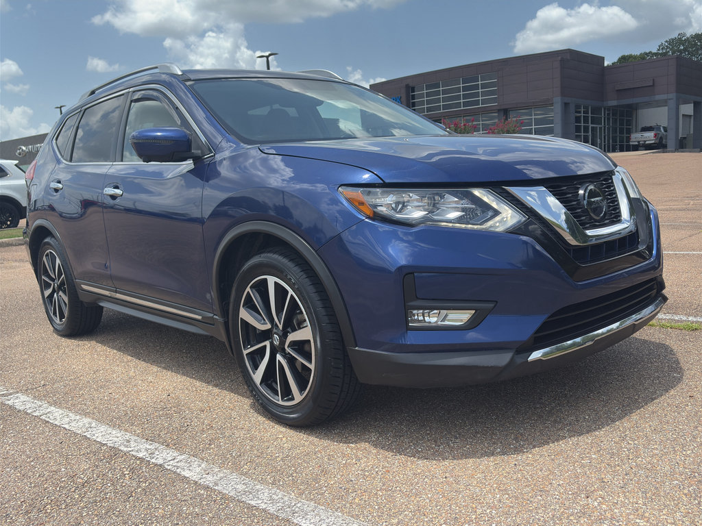 Used 2018 Nissan Rogue SL w/ Premium Package
