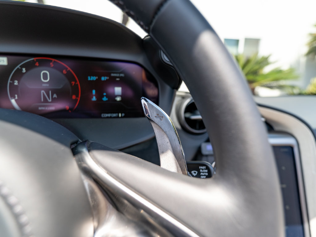 Used 2025 McLaren 750S Spider photo 12