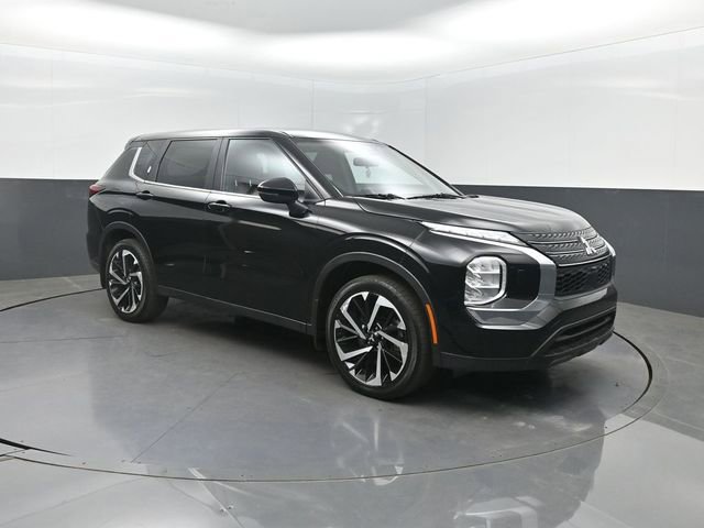 2022 Mitsubishi Outlander ES