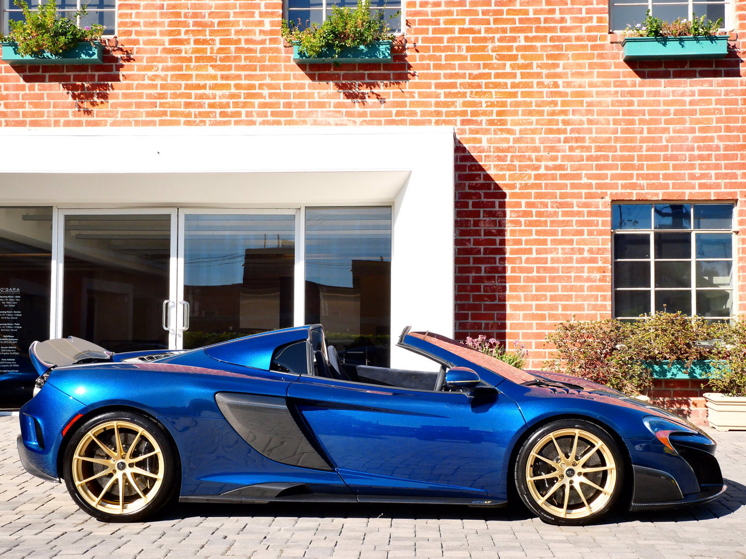 Used 2016 McLaren 675LT Spider photo 3