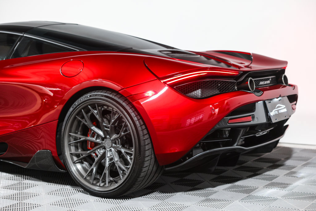 Used 2019 McLaren 720S Performance photo 19