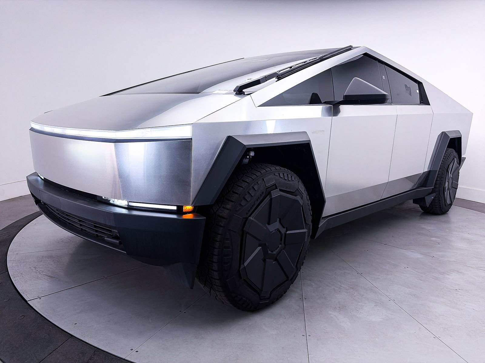 2024 Tesla Cybertruck AWD Crew Cab