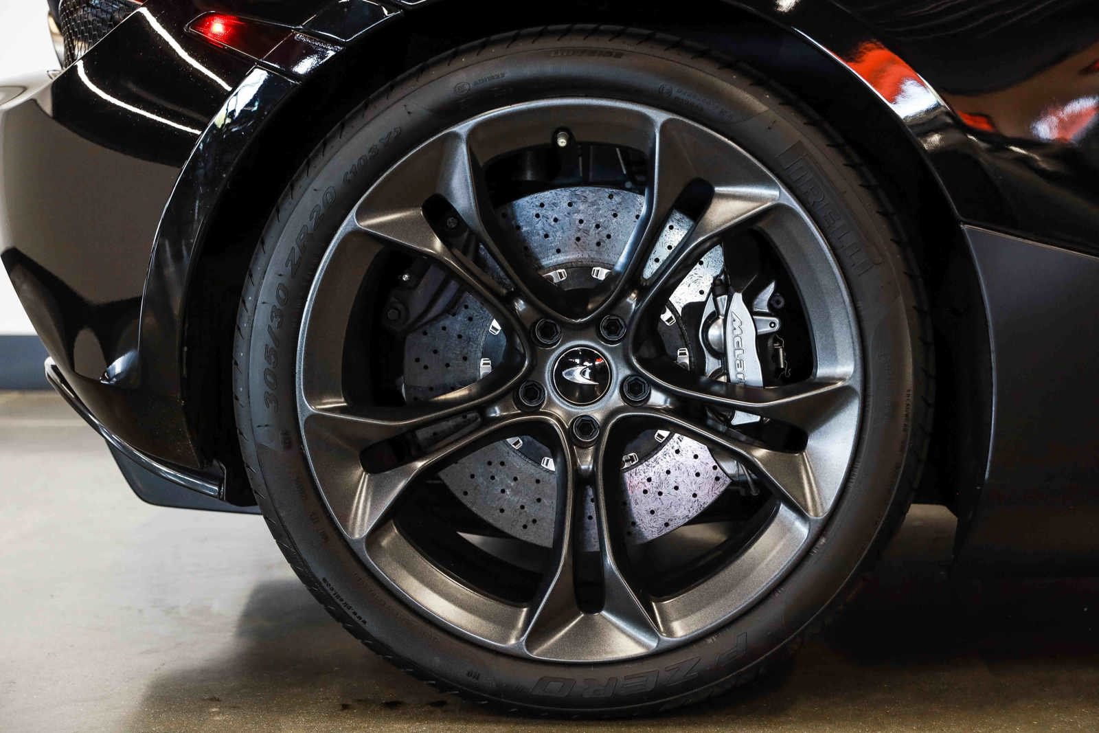 Used 2019 McLaren 720S photo 17