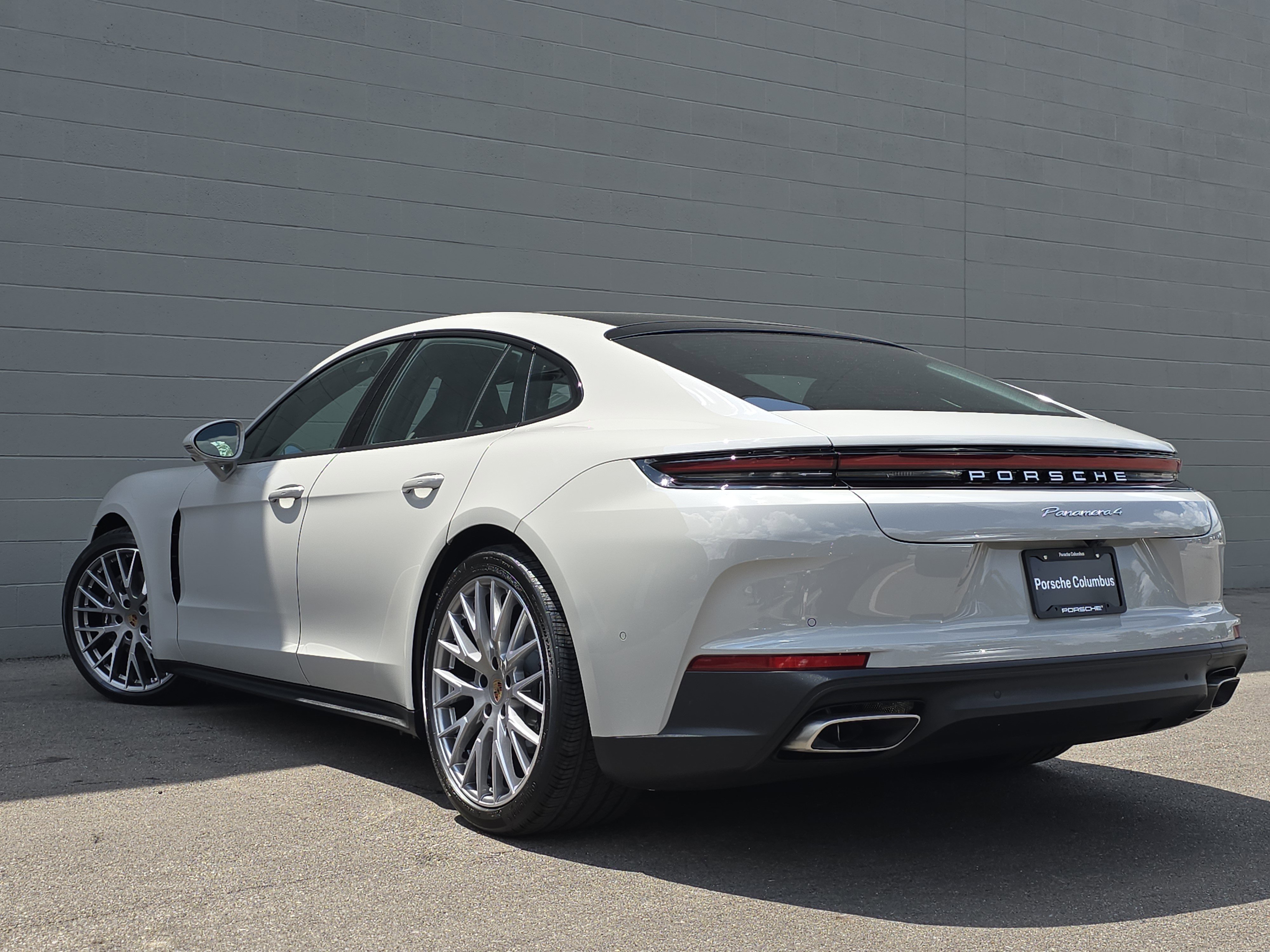 2025 Porsche Panamera 4