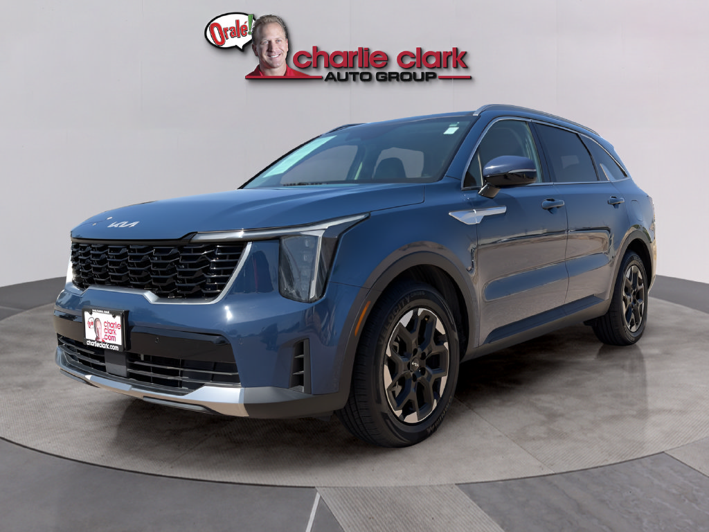 Used 2024 Kia Sorento S w/ Panoramic Sunroof Package