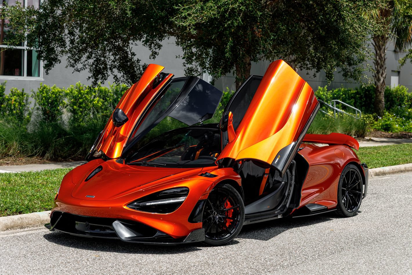 Used 2021 McLaren 765LT photo 38