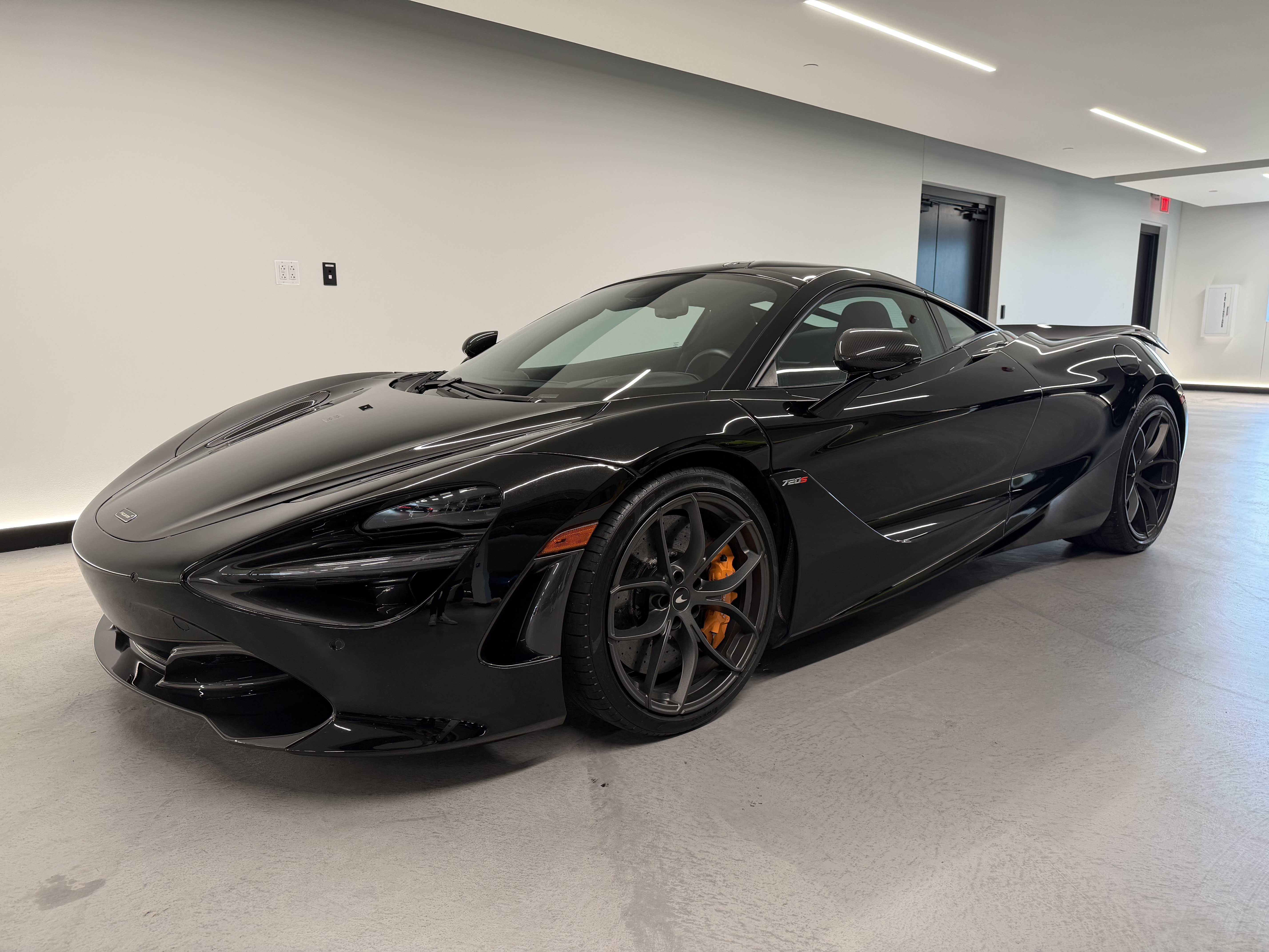 Used 2020 McLaren 720S Performance photo 10