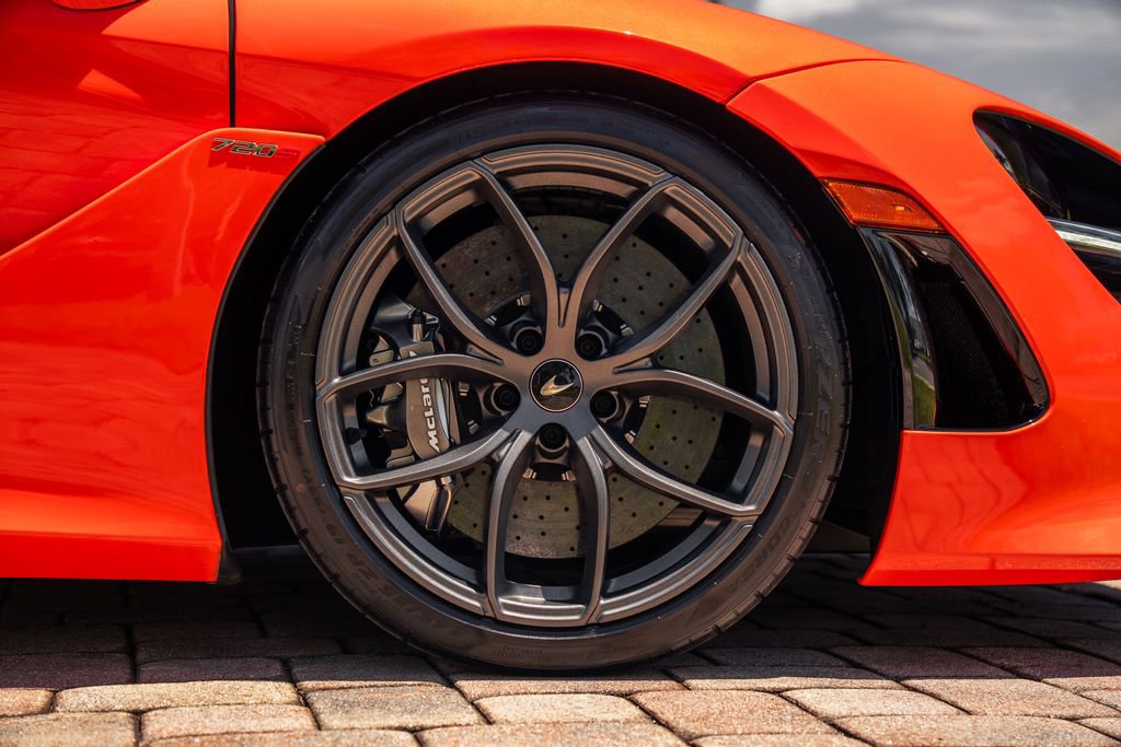 Used 2021 McLaren 720S Performance photo 14