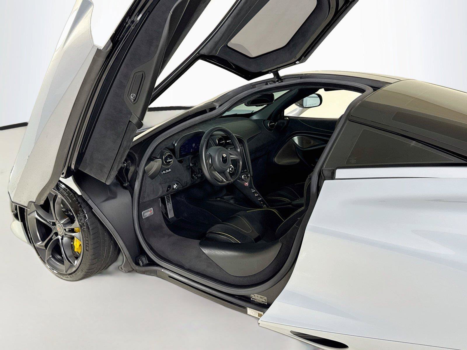 Used 2018 McLaren 720S Performance photo 11