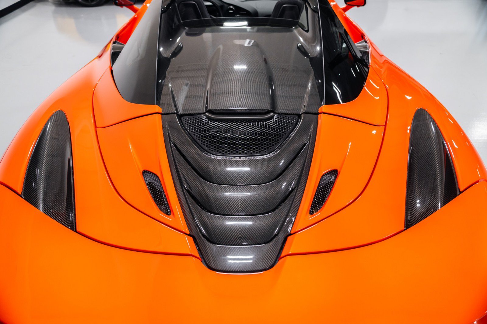 Used 2019 McLaren 720S Performance photo 33