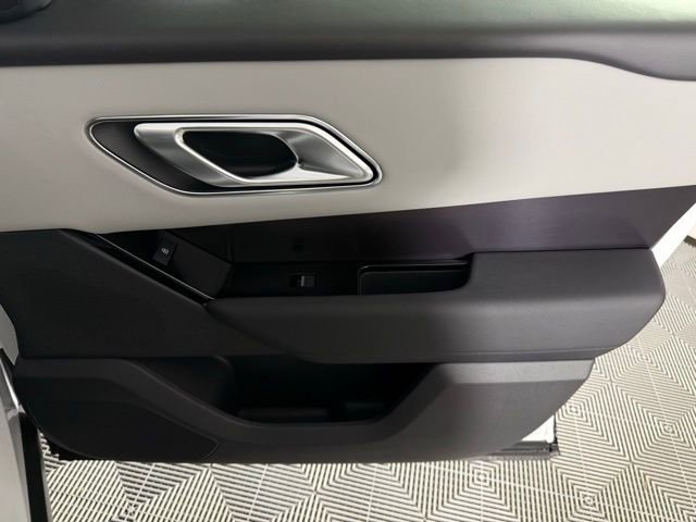 2026 Land Rover Range Rover Velar Dynamic SE