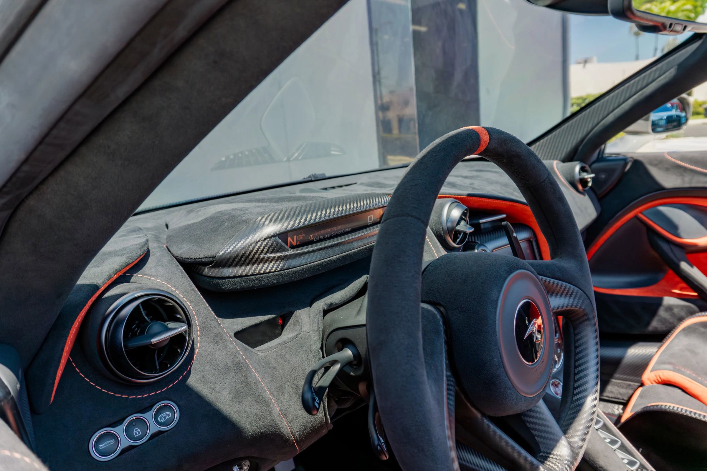 Used 2022 McLaren 765LT photo 68