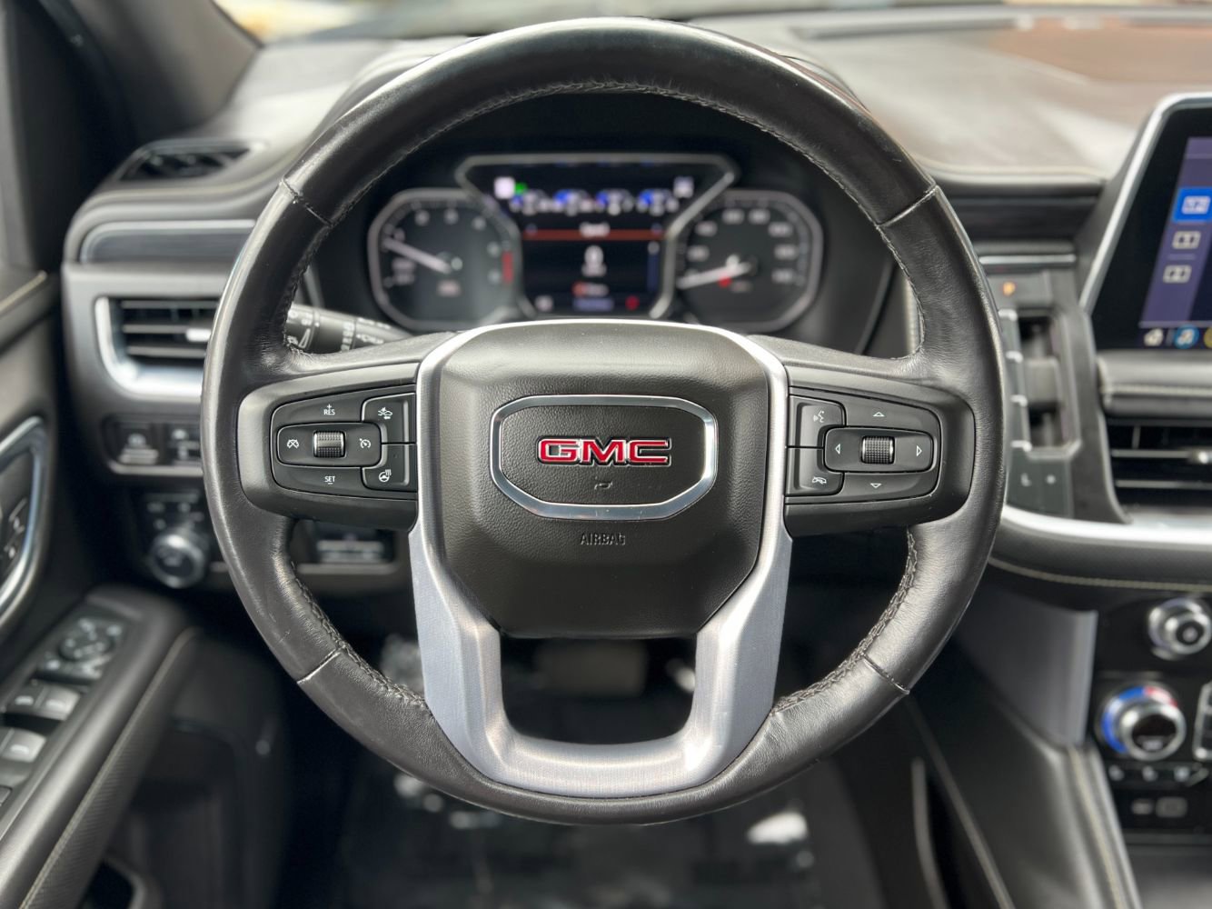 2021 GMC Yukon SLT