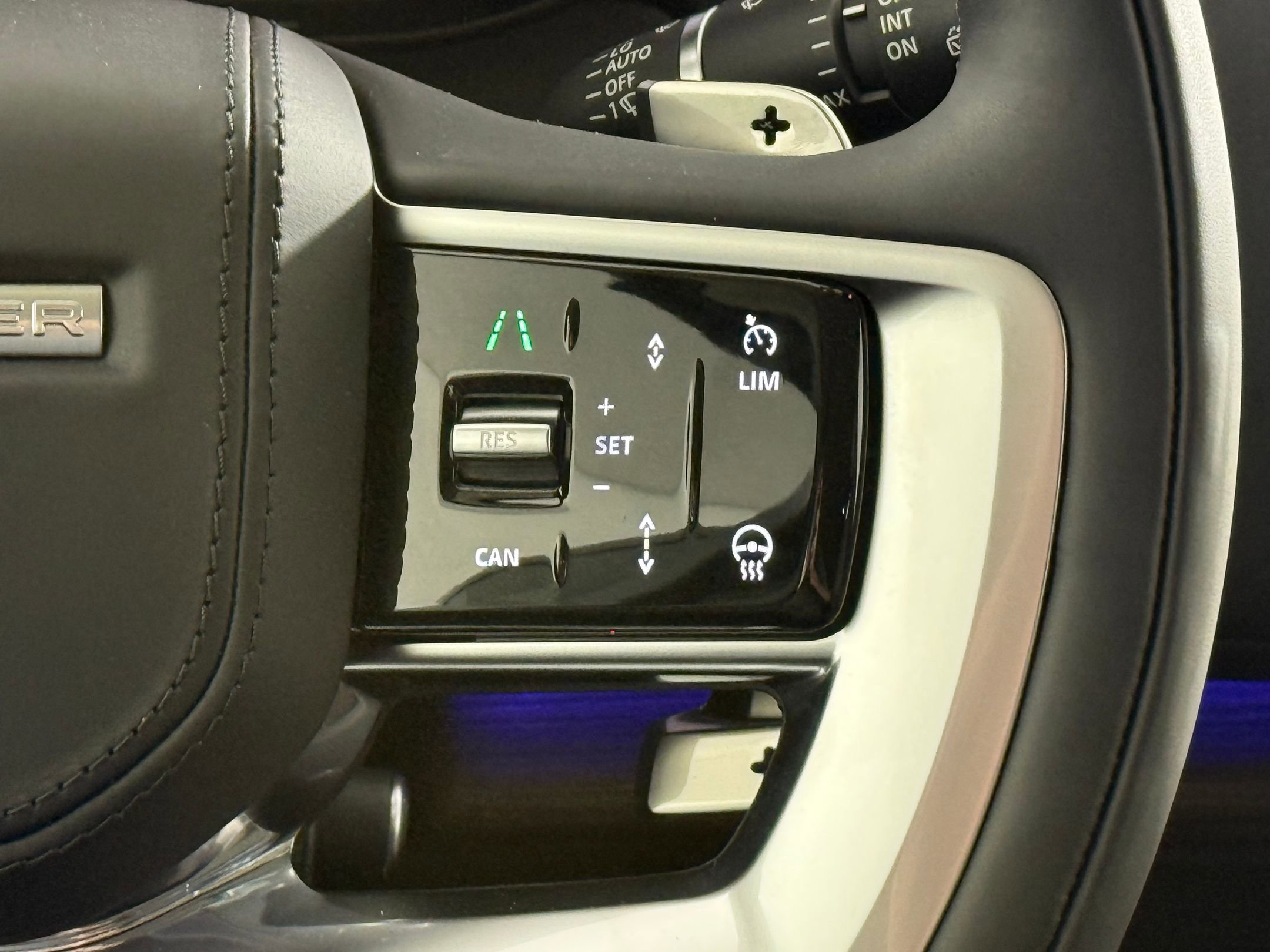 2026 Land Rover Range Rover Long Wheelbase SE