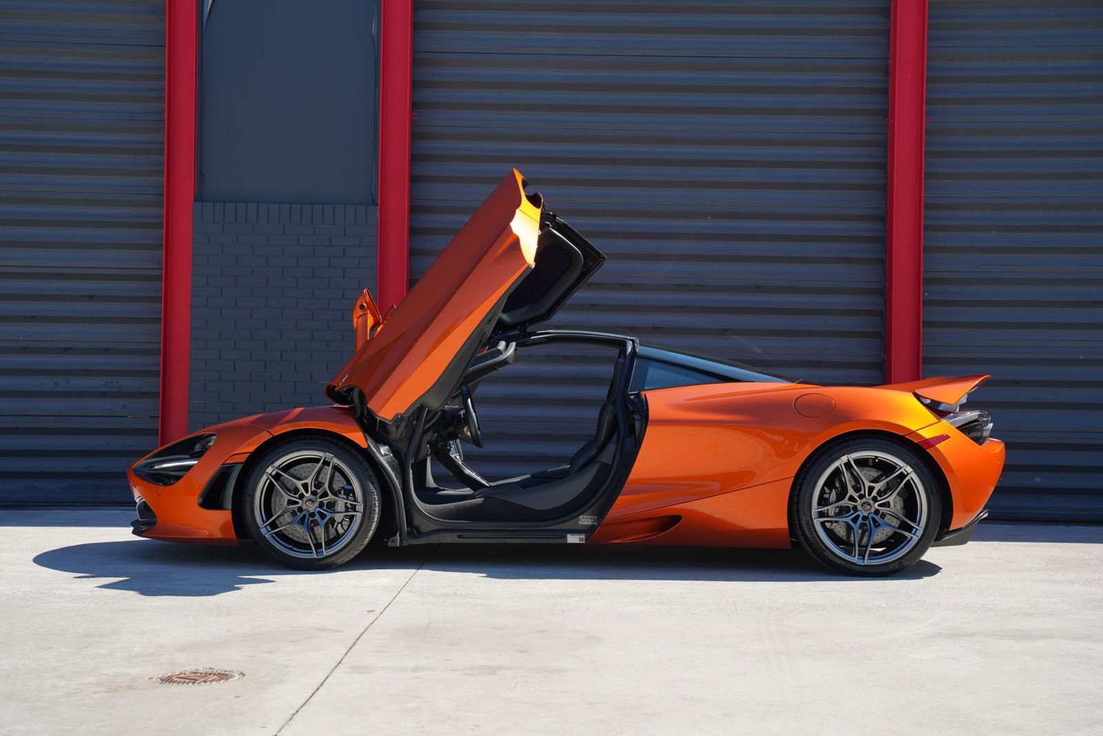 Used 2018 McLaren 720S Luxury photo 20