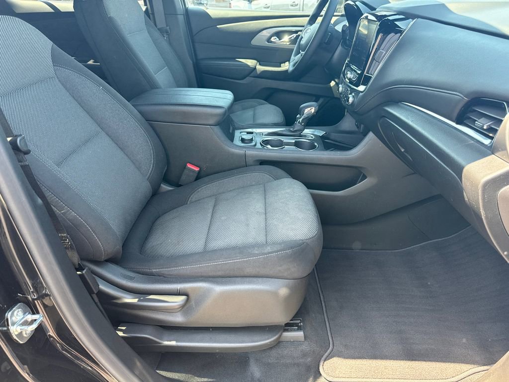 2023 Chevrolet Traverse LT