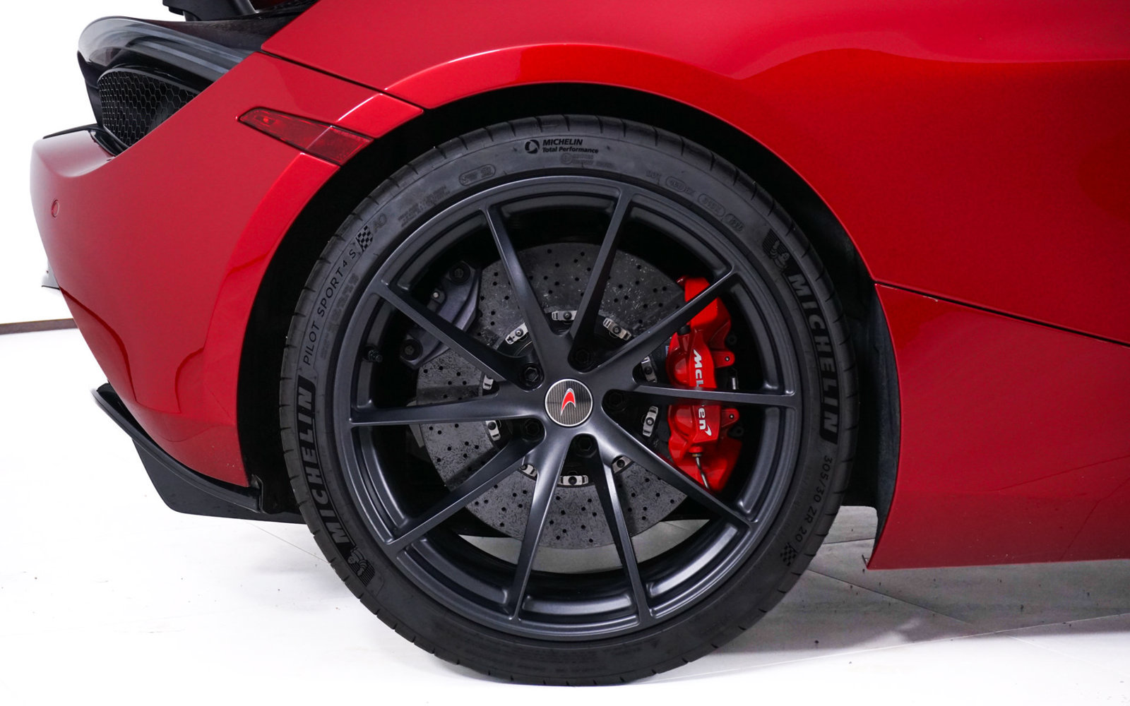 Used 2018 McLaren 720S photo 14