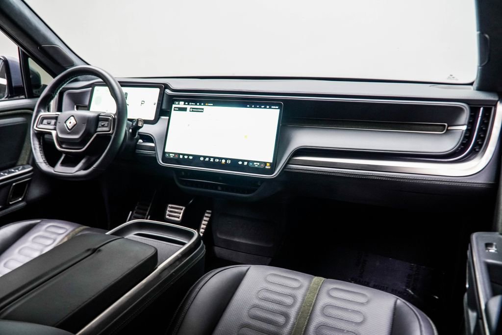 2024 Rivian R1S Adventure