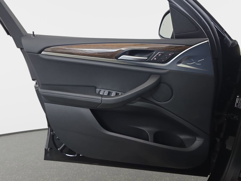 2023 BMW X4 xDrive30i