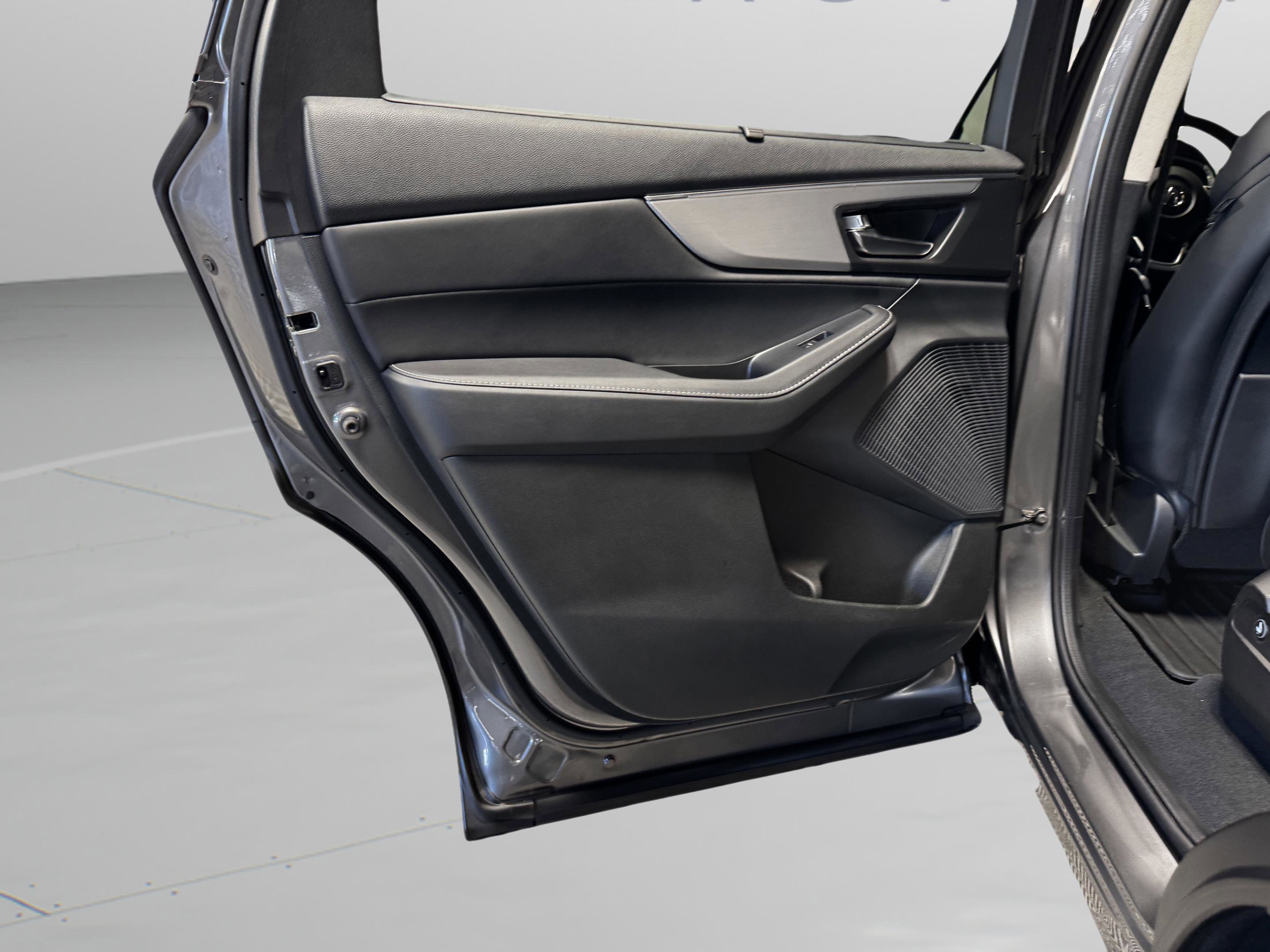 2023 Acura MDX FWD w/ Technology Package