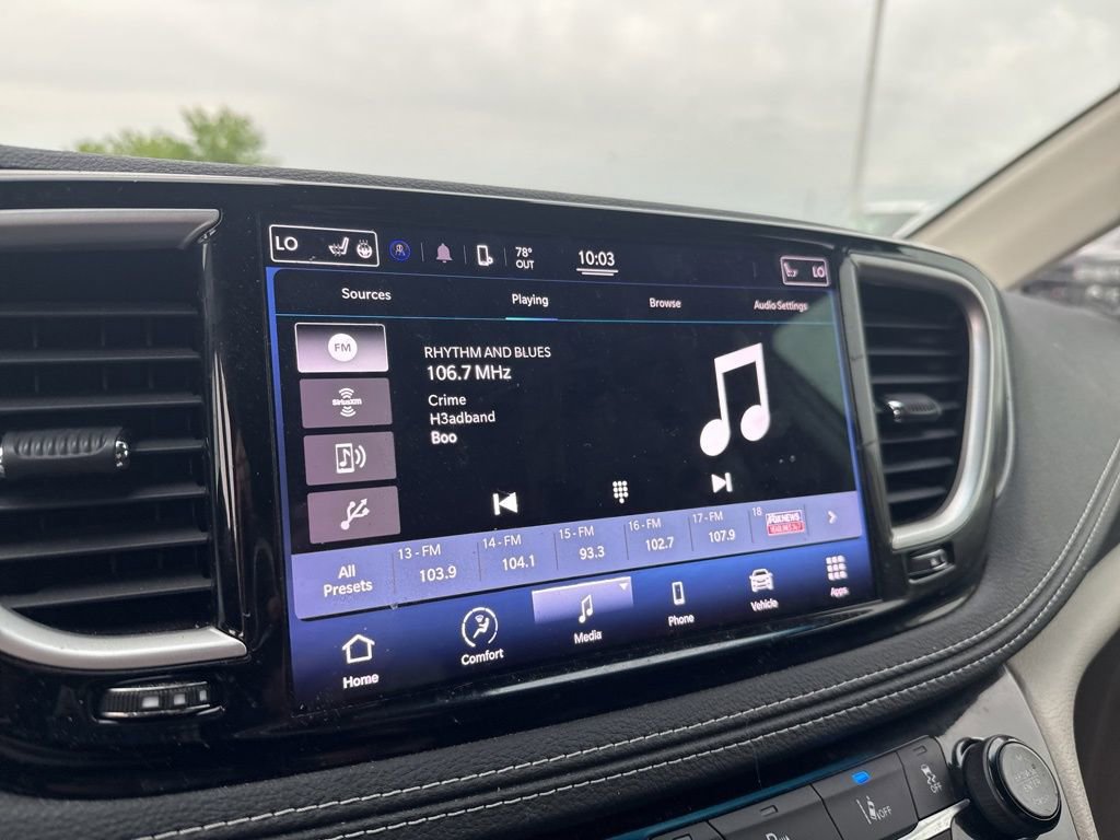 2022 Chrysler Pacifica Touring-L