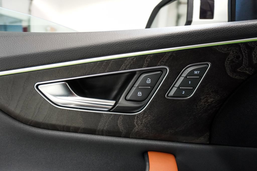 2022 Audi Q8 Premium Plus