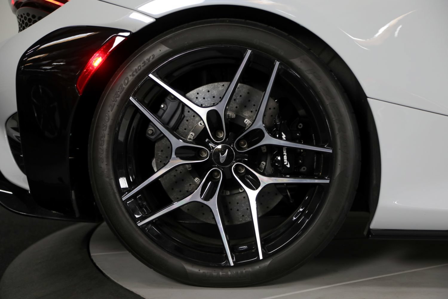Used 2022 McLaren 765LT photo 32