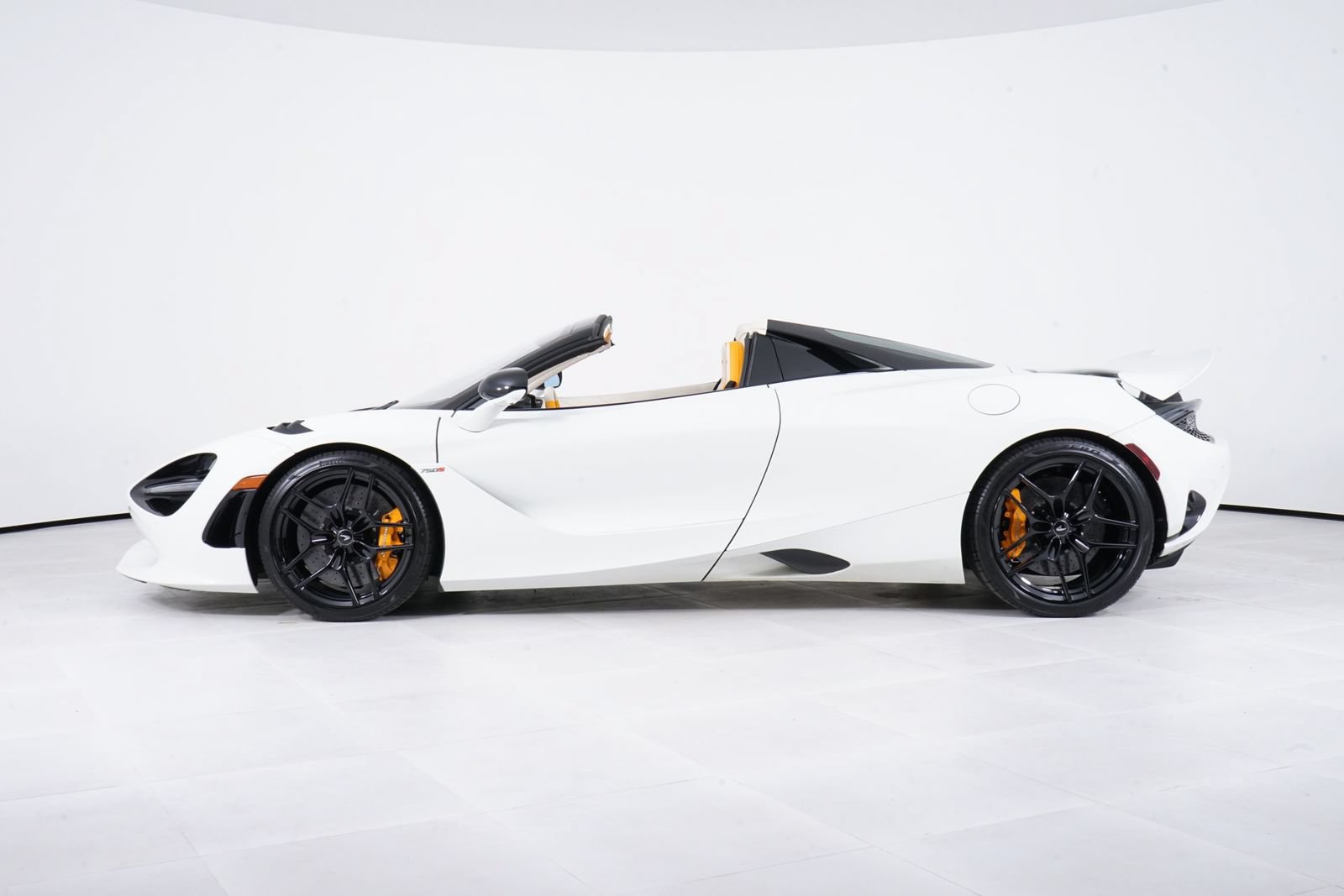 Used 2024 McLaren 750S Spider 2