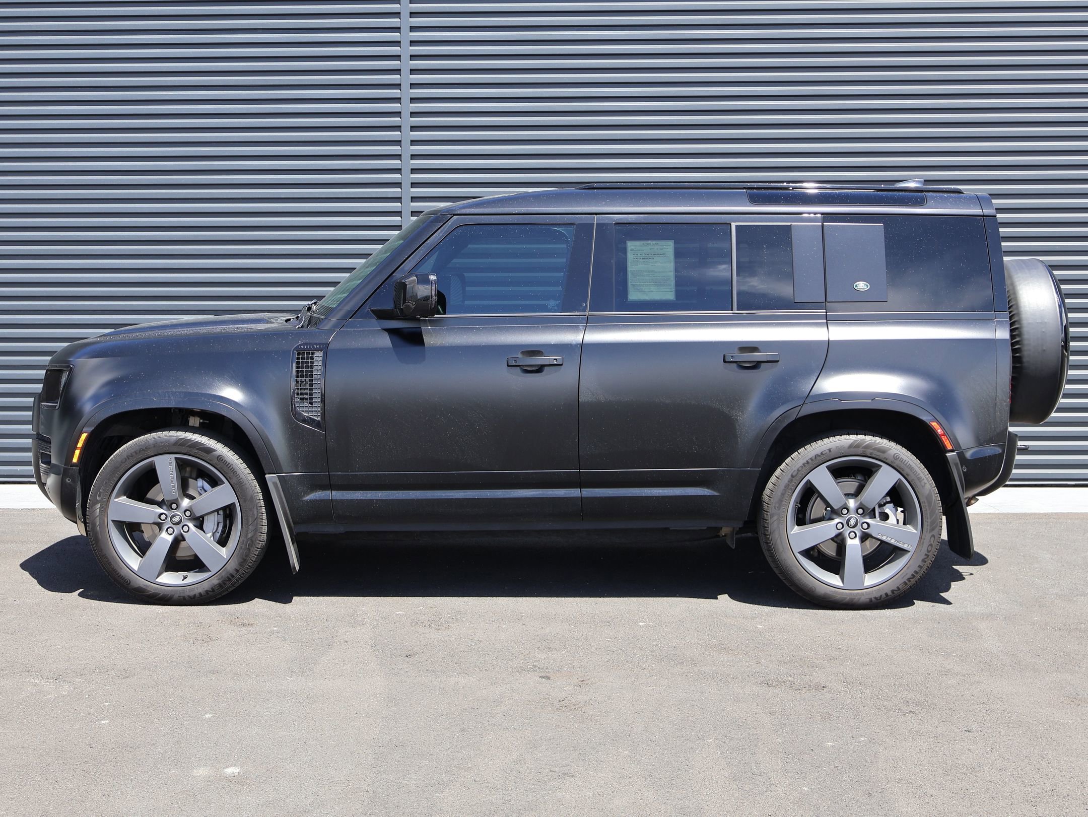 2024 Land Rover Defender 110 X-Dynamic SE