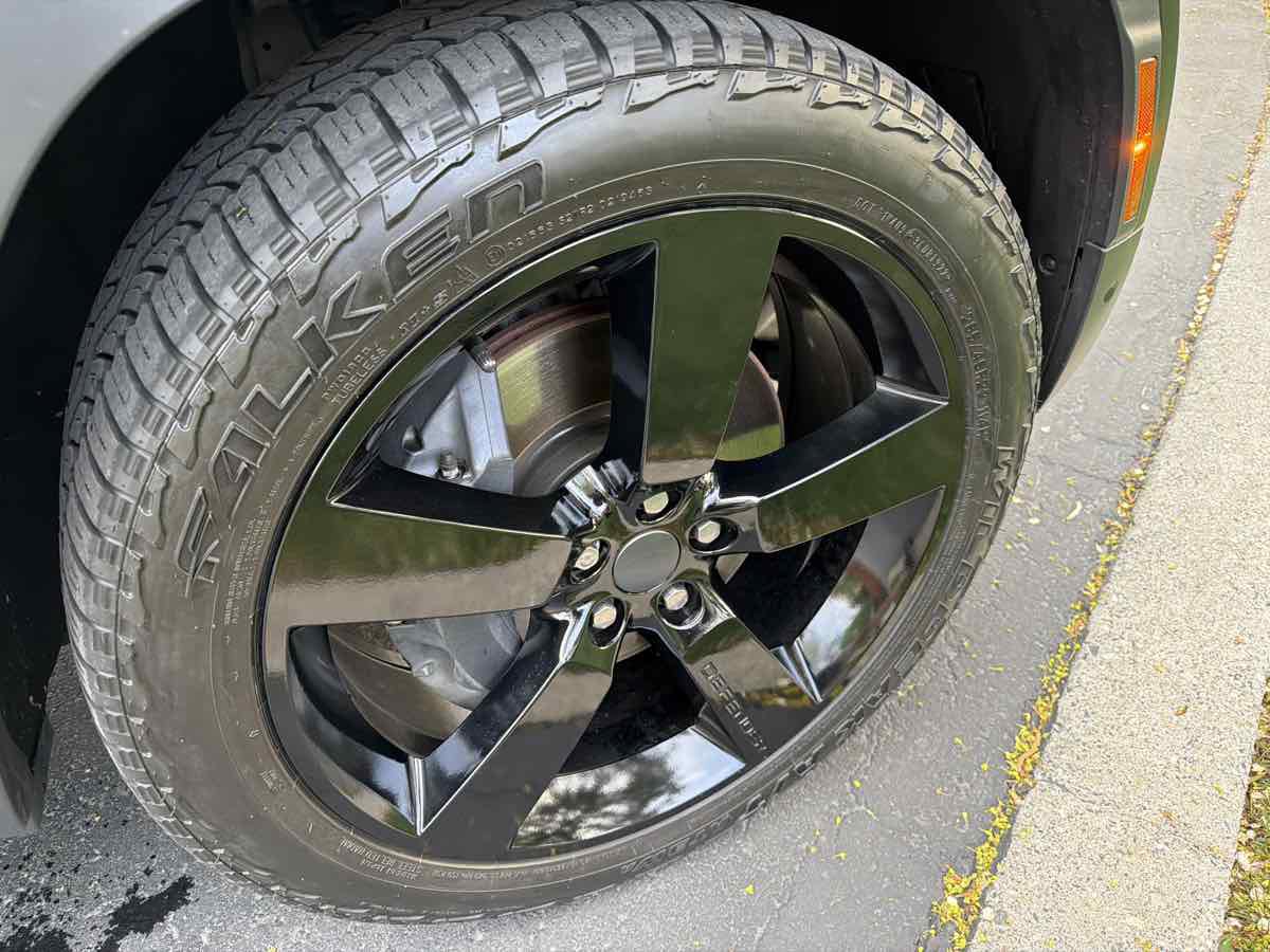 2024 Land Rover Defender 110 SE