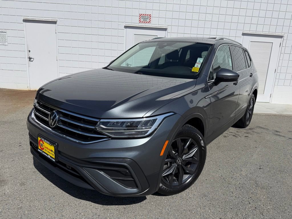 Used 2023 Volkswagen Tiguan SE w/ Panoramic Sunroof Package