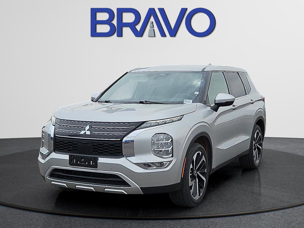 Used 2024 Mitsubishi Outlander SE