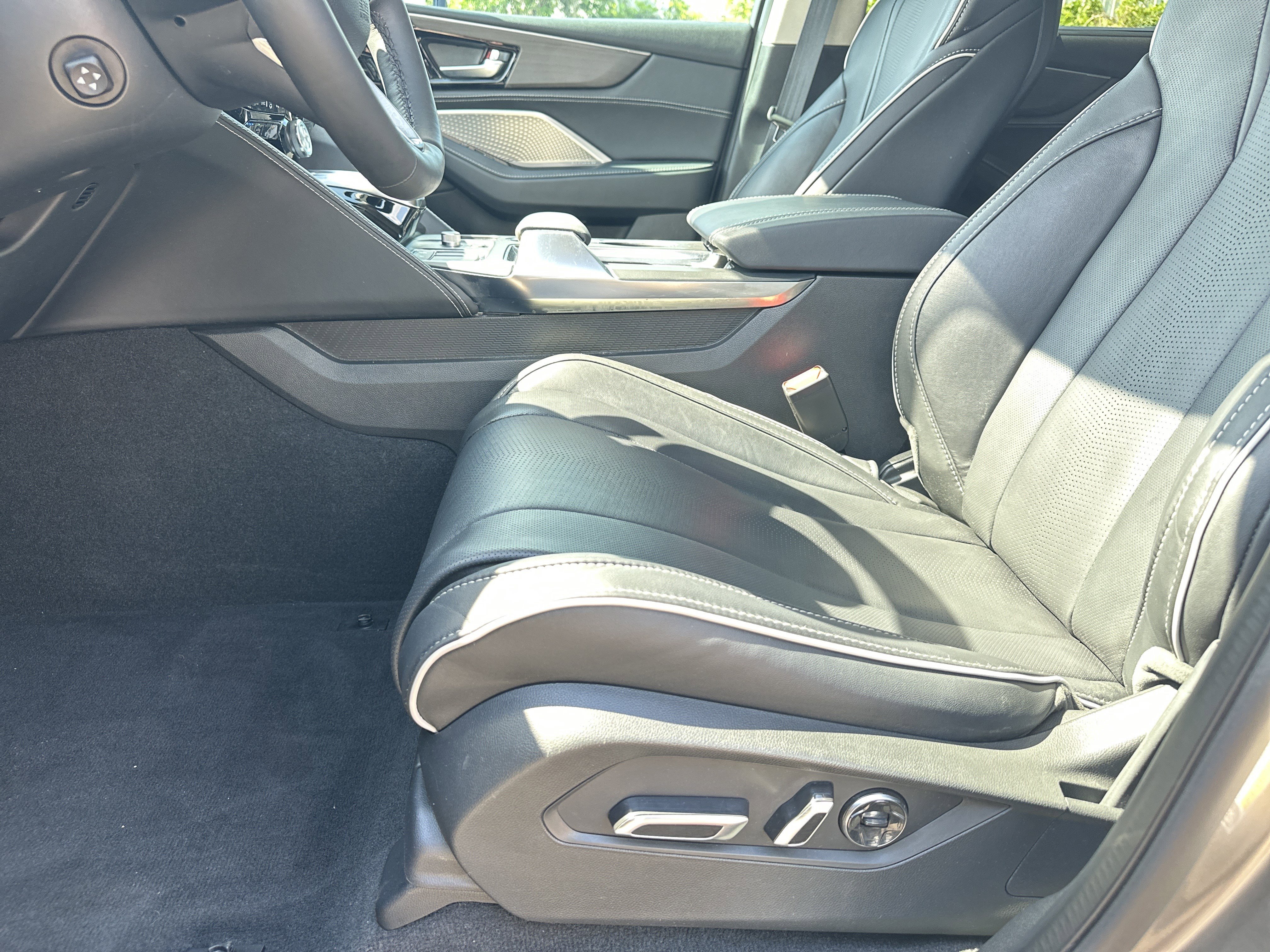 2024 Acura MDX SH-AWD w/ Advance Package