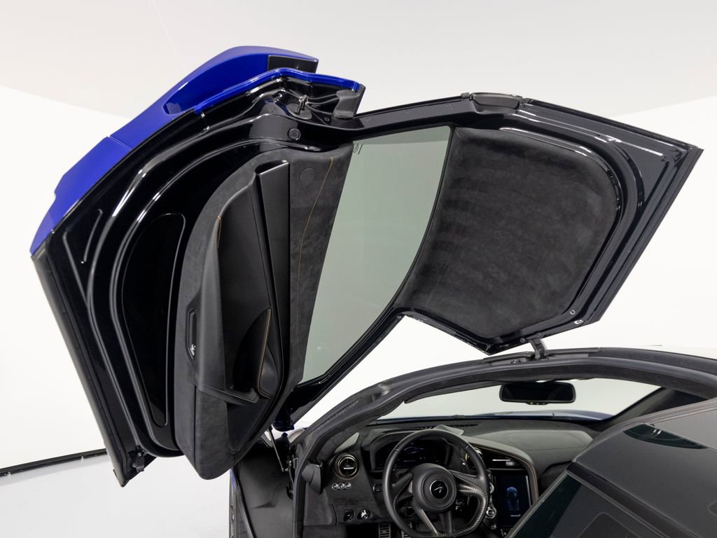 Used 2021 McLaren 720S Performance photo 11
