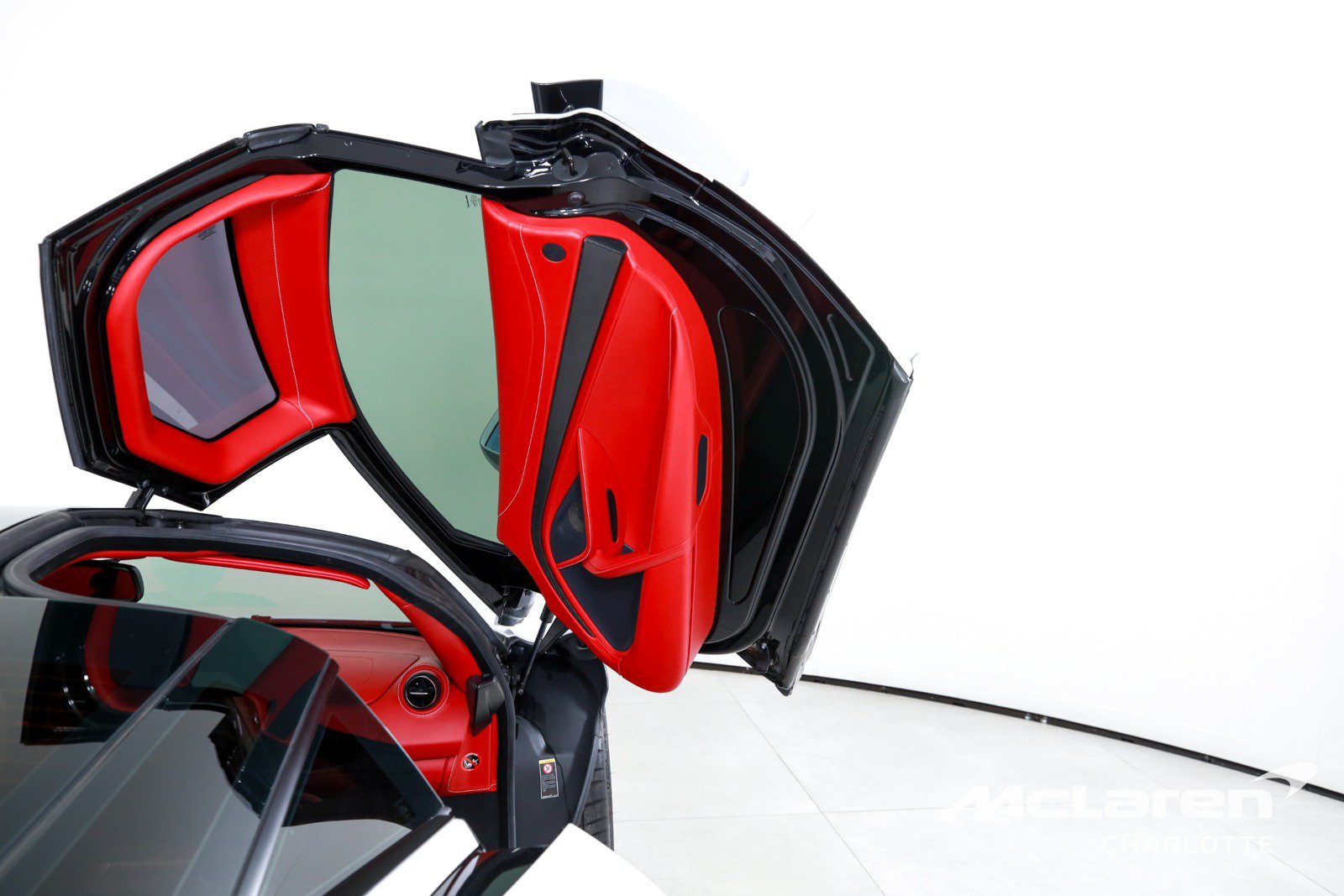 Used 2019 McLaren 720S photo 17